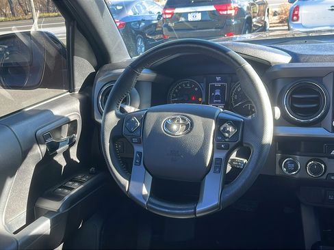 Used 2023 Toyota Tacoma TRD Off-Road image 21