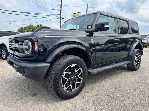 Used 2022 Ford Bronco Outer Banks AWD/4WD image 2