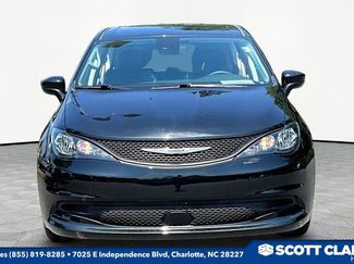 Used 2023 Chrysler Voyager LX FWD video 2
