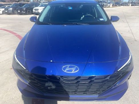 Used 2021 Hyundai Elantra SEL image 12