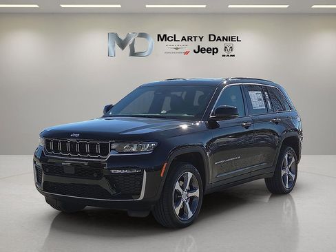 New 2026 Jeep Grand Cherokee Limited w/ Luxury Tech Group II image 2