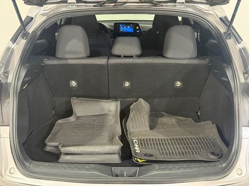 Used 2018 Toyota C-HR XLE FWD image 32