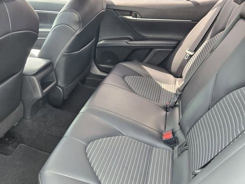 Used 2021 Toyota Camry SE image 11