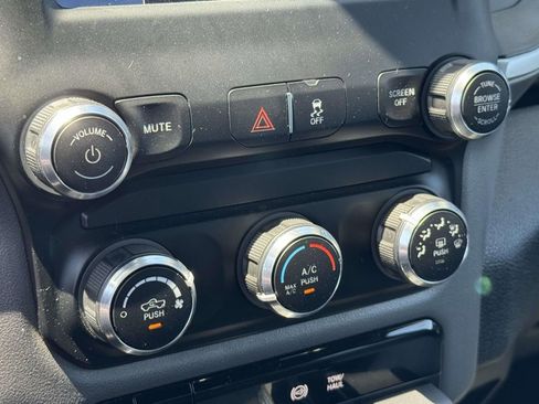 Used 2022 RAM 2500 Big Horn AWD/4WD image 31