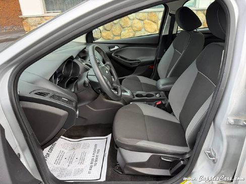 Used 2014 Ford Focus SE FWD image 3