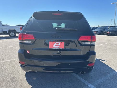 Used 2021 Jeep Grand Cherokee Laredo X image 7