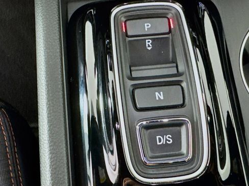 Used 2025 Honda Pilot Sport image 20
