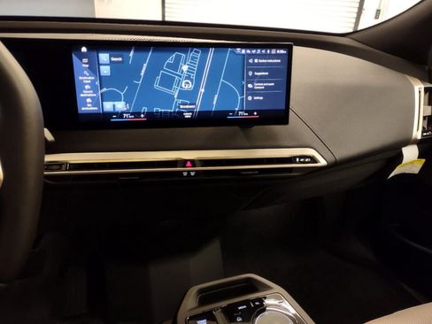 Used 2023 BMW iX xDrive50 image 20