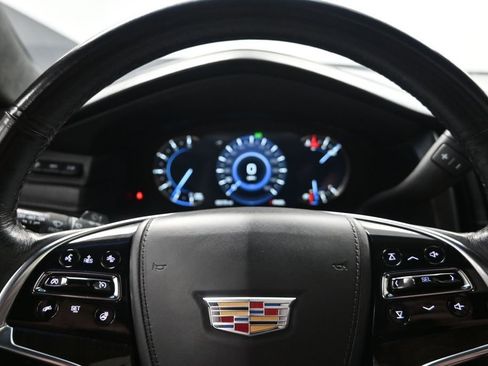 Used 2020 Cadillac Escalade Platinum AWD/4WD image 17
