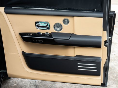 Used 2022 Rolls-Royce Phantom Extended Wheelbase image 39