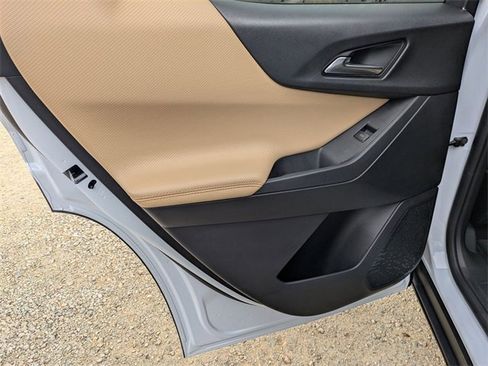 New 2026 Chevrolet Equinox ACTIV w/ Convenience Package III image 24