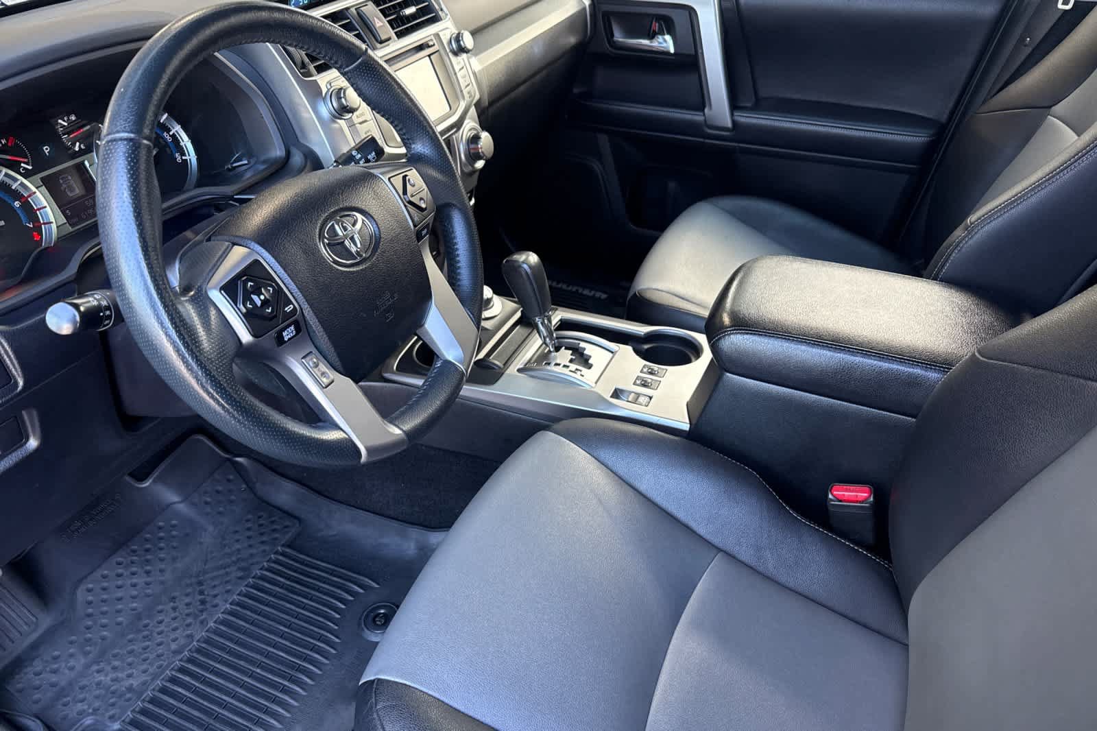 Used 2018 Toyota 4Runner SR5 Premium AWD/4WD image 13