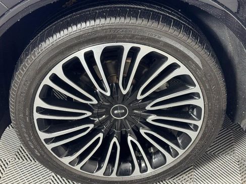 Used 2022 Lincoln Aviator Black Label w/ Dynamic Handling Package image 10