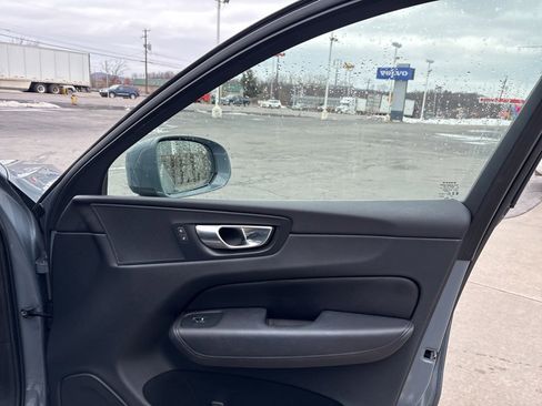 Certified 2023 Volvo XC60 B5 Plus w/ Climate Package image 28