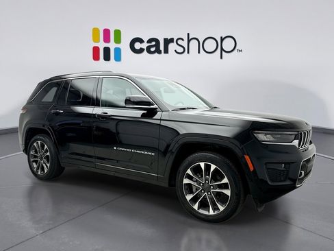 Used 2023 Jeep Grand Cherokee Overland w/ Luxury Tech Group IV AWD/4WD image 7