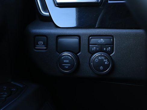 Used 2025 Chevrolet Silverado 1500 LT image 15