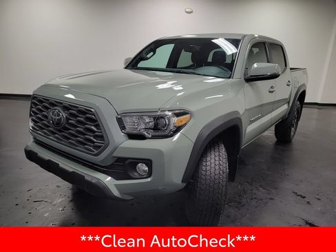Used 2023 Toyota Tacoma TRD Off-Road w/ Technology Package AWD/4WD image 4