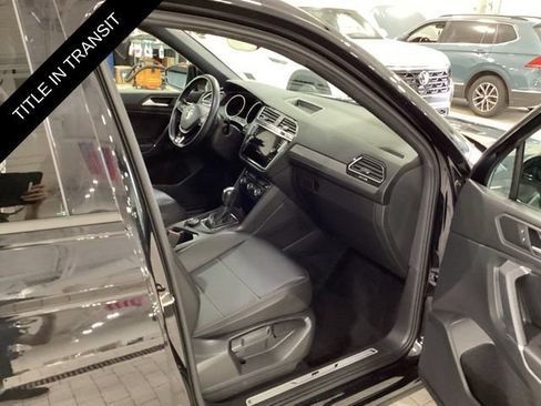 Used 2020 Volkswagen Tiguan SE R-Line AWD/4WD image 11