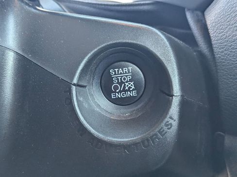 Used 2020 Jeep Renegade Limited AWD/4WD image 17