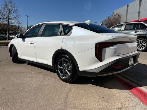 Used 2025 Kia K4 LXS image 8