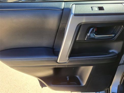 Used 2021 Toyota 4Runner SR5 Premium image 11