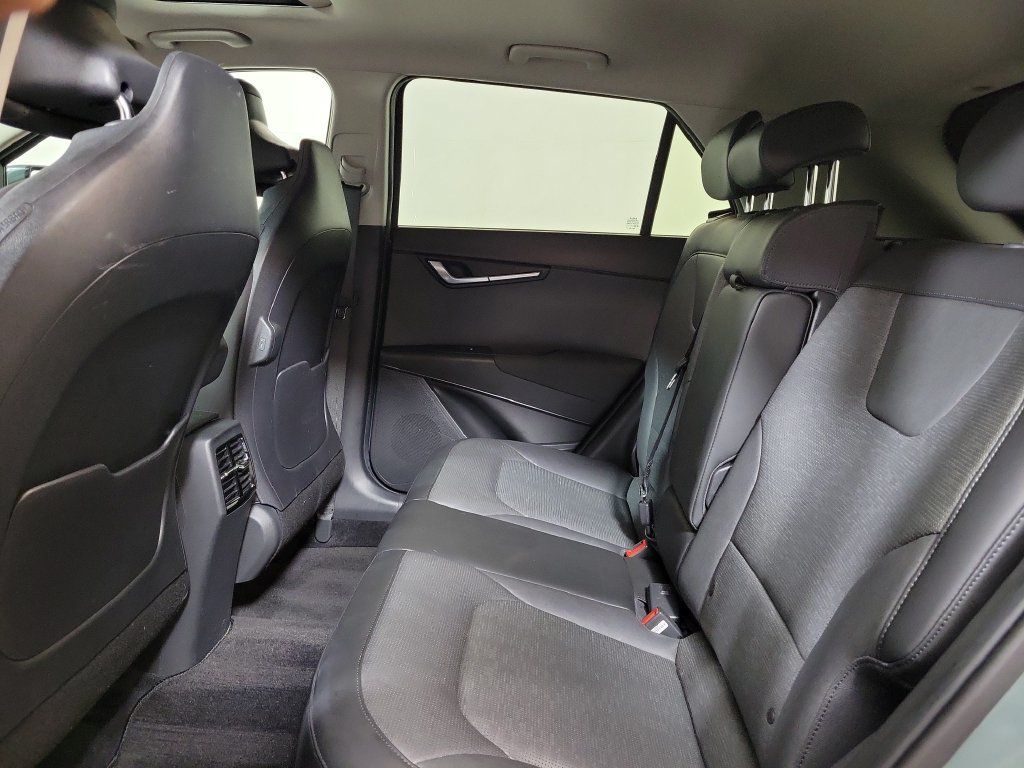 Used 2023 Kia Niro FWD image 23