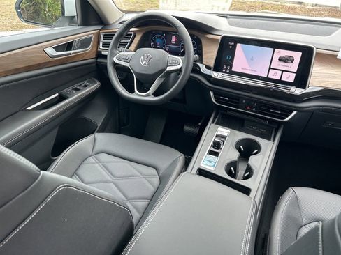 New 2026 Volkswagen Atlas SE FWD image 9