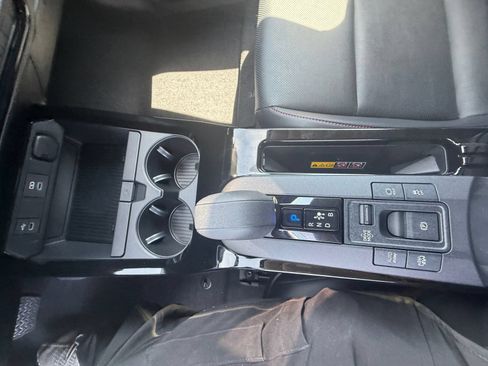 New 2027 Toyota Prius Plug-In Hybrid FWD image 18