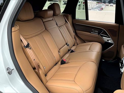 New 2025 Land Rover Range Rover SE image 7