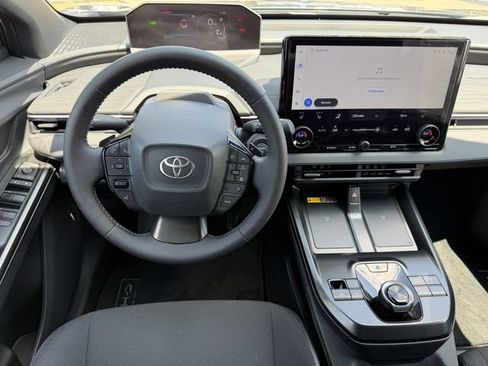Used 2026 Toyota C-HR AWD/4WD image 11