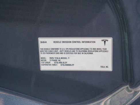 Used 2025 Tesla Model Y Long Range AWD/4WD image 26
