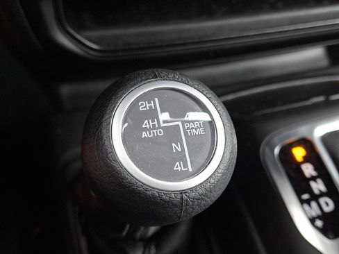 Used 2025 Jeep Wrangler Unlimited Sahara AWD/4WD image 26