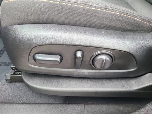 Used 2021 Chevrolet Equinox LT image 24