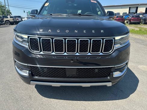 Used 2024 Jeep Wagoneer L Series II RWD image 9