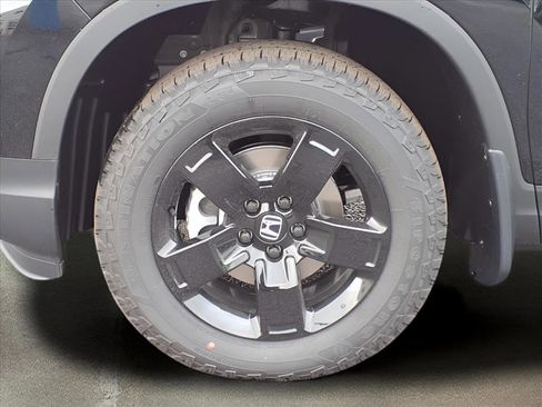 New 2026 Honda Ridgeline Black Edition image 13