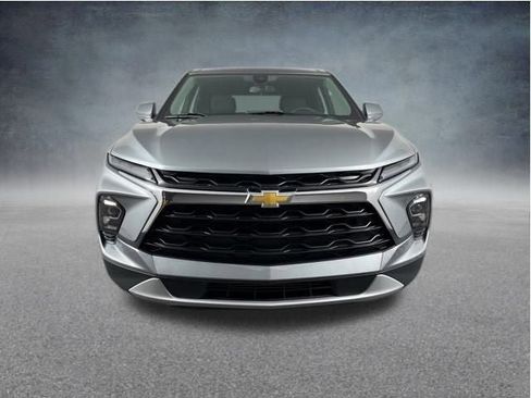 Used 2024 Chevrolet Blazer LT image 3