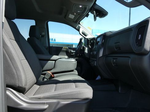 Used 2025 Chevrolet Silverado 2500 Custom w/ Custom Value Package image 14