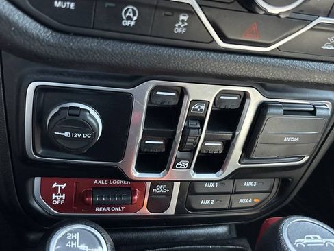 Used 2024 Jeep Gladiator Sport AWD/4WD image 34