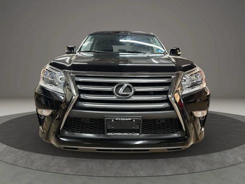 Used 2018 Lexus GX 460 Premium w/ Premium Package AWD/4WD image 3