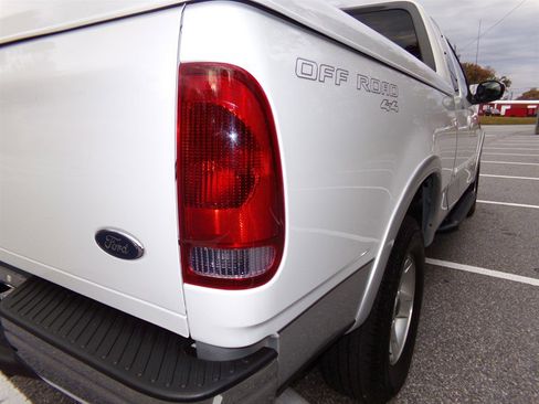 Used 2001 Ford F150 Lariat image 10