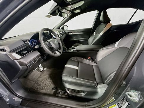 Used 2026 Toyota Camry SE FWD image 21