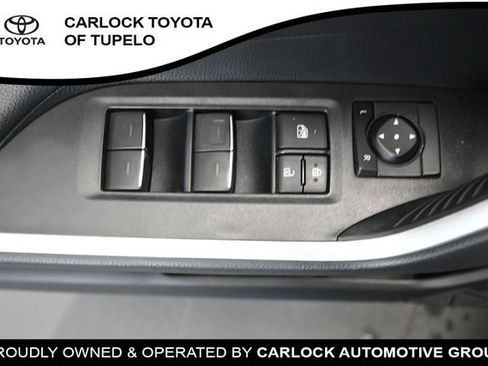 Used 2022 Toyota RAV4 XLE AWD/4WD image 29