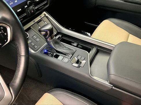 Used 2024 Lexus GX 550 AWD/4WD image 16