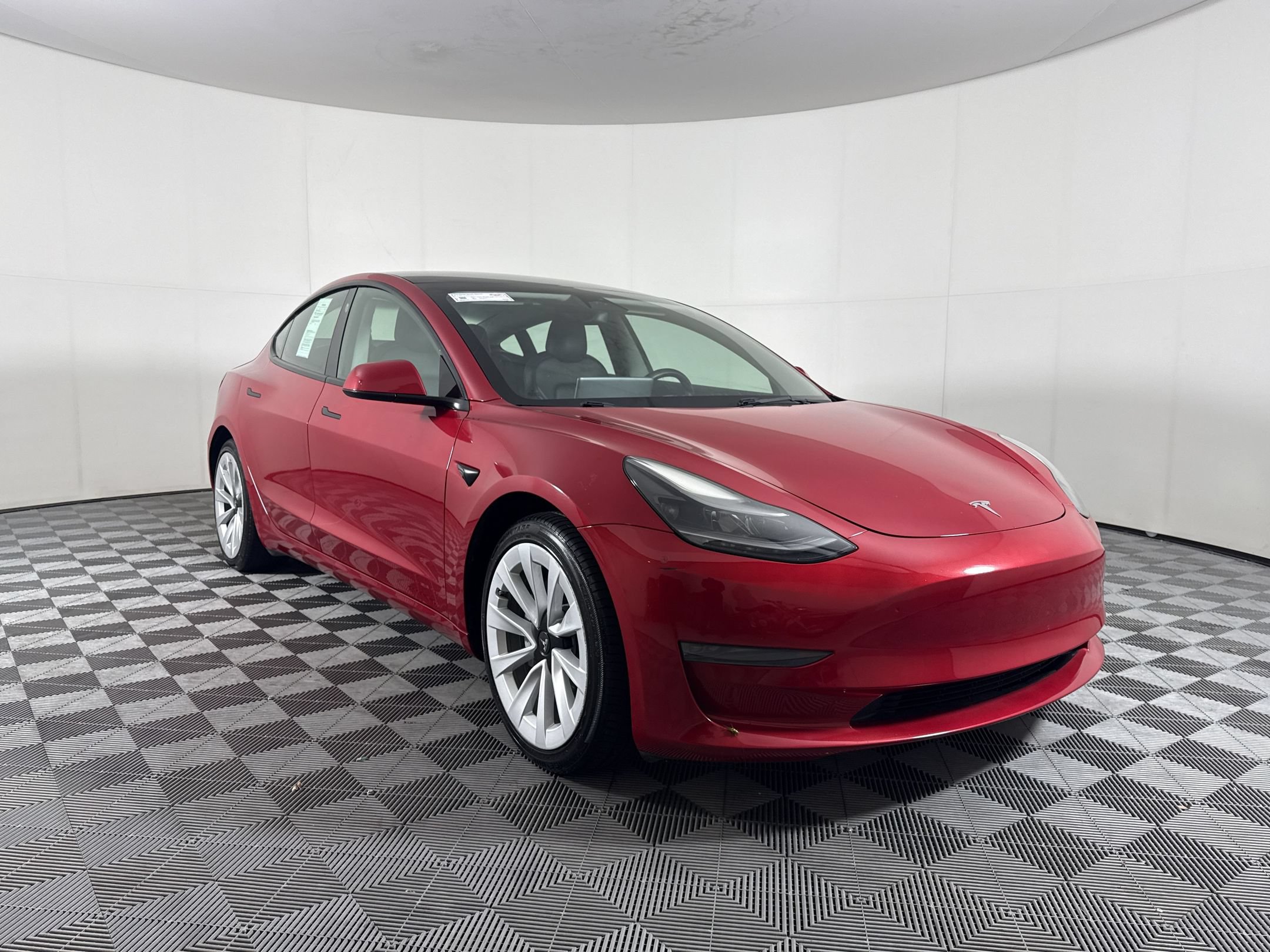 Used 2023 Tesla Model 3 Standard Range RWD image 5