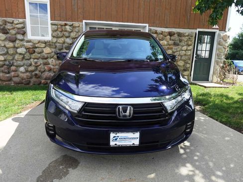 Used 2024 Honda Odyssey Touring image 2