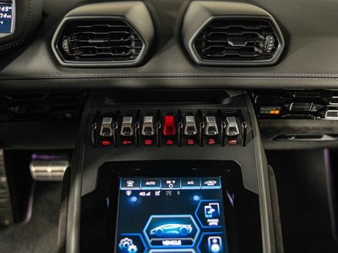 Used 2021 Lamborghini Huracan EVO RWD image 21