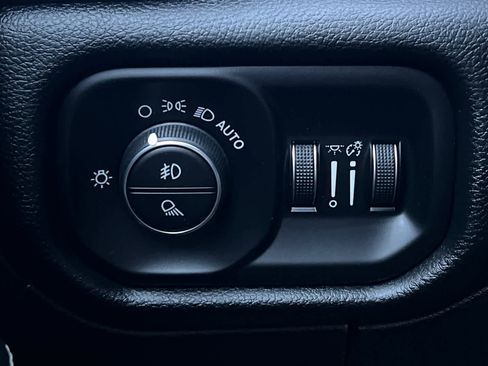 Used 2021 RAM 1500 Laramie w/ Off Road Group image 32