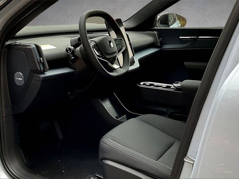 New 2025 Volvo EX30 Ultra w/ Protection Package Premier image 7