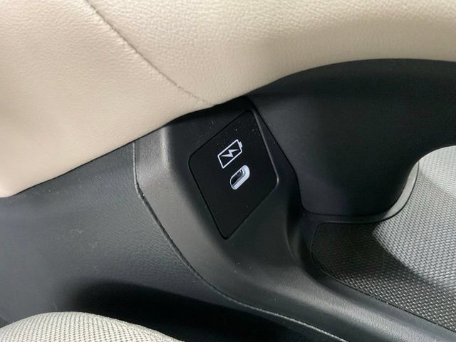 Certified 2026 Honda HR-V LX image 21