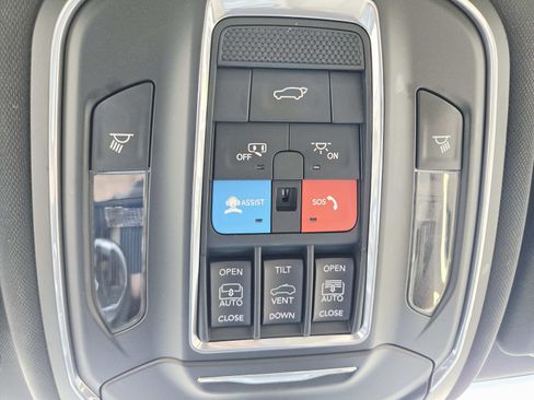 Used 2024 Jeep Grand Cherokee L Limited w/ Luxury Tech Group II AWD/4WD image 39
